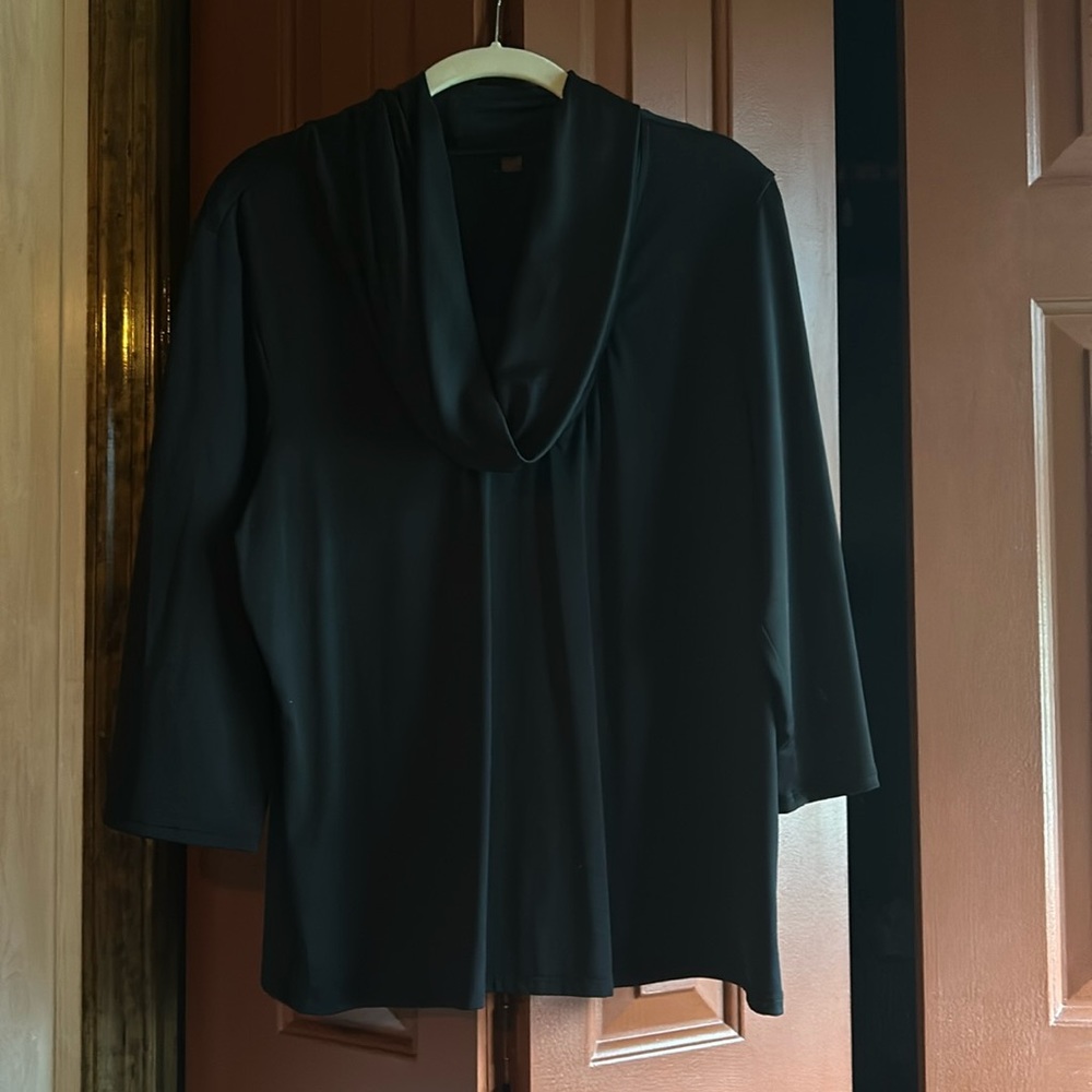 Black cow neck, jersey, three-quarter length sleeves